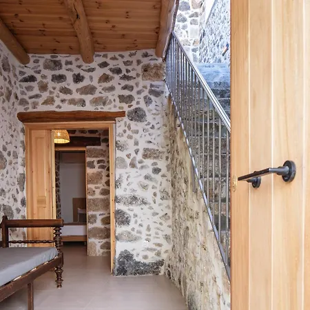 Pavli's House דירה *